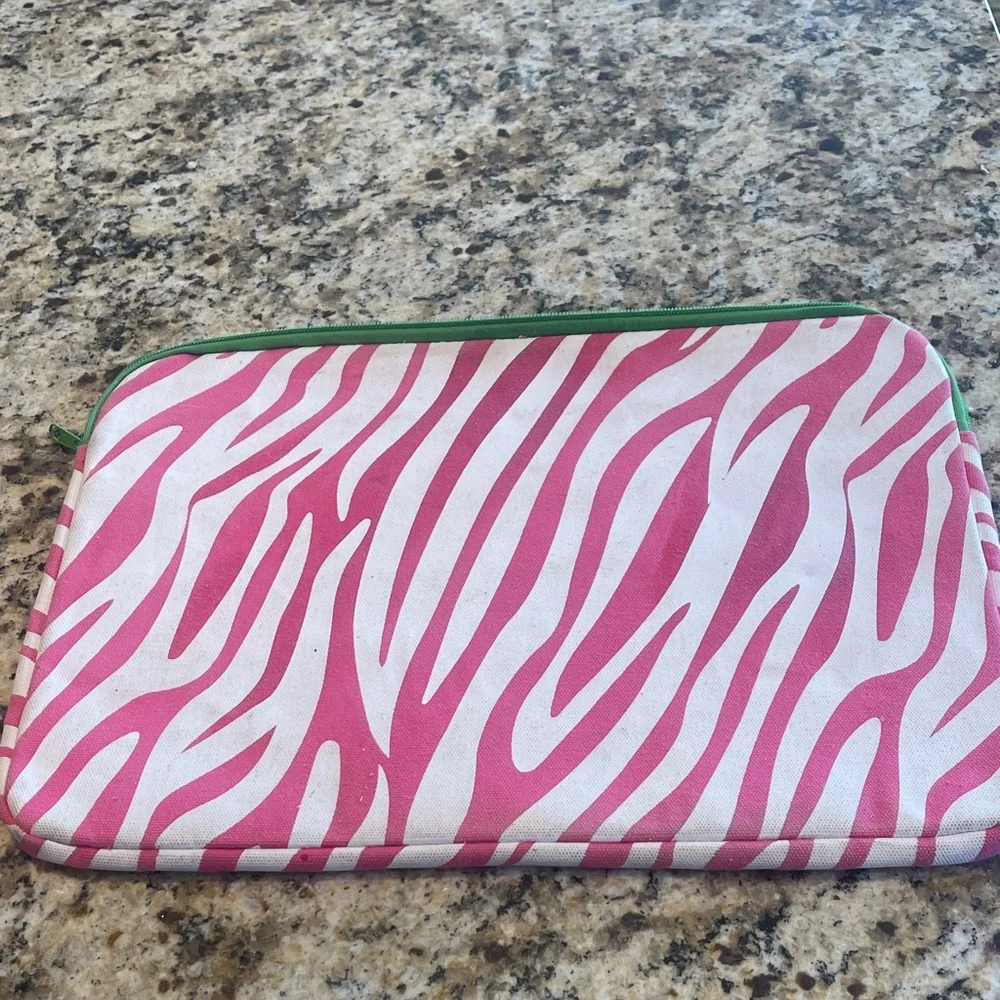 Stylish Pink and White Zebra Print Laptop Sleeve